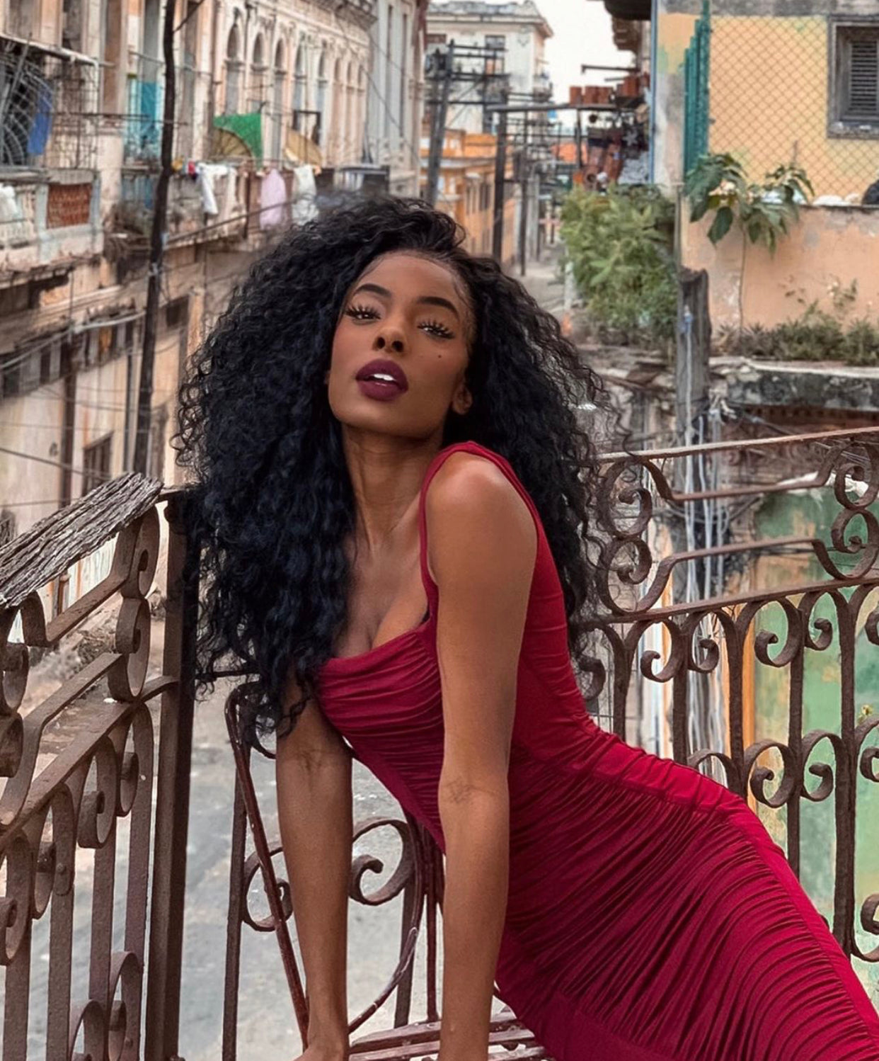 RAW Cambodian Loose Curly // Single Bundle - The Frontal Queen